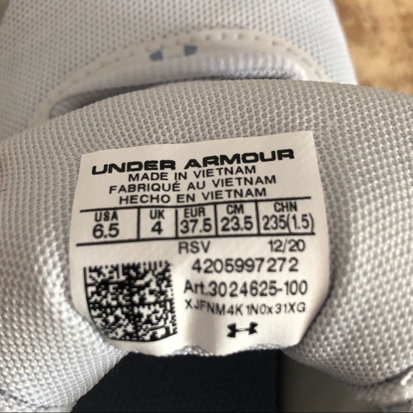 Under Armour Charged Assert Sz 6.5 Sneakers - Picture 2 of 12